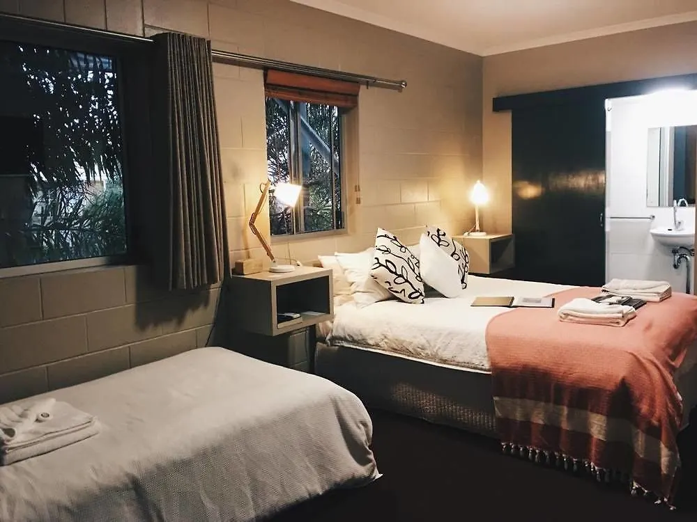Childers Oasis Motel